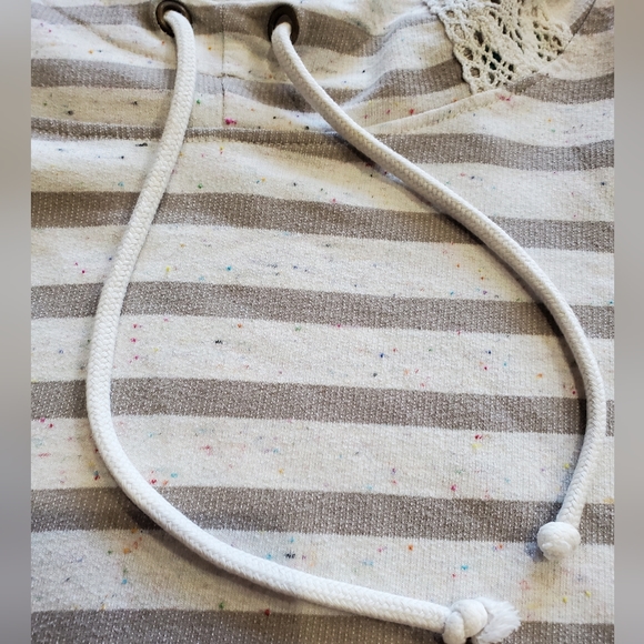 Kismet Striped Pullover Birthday Cake patterned Hoodie size medium - Picture 2 of 11